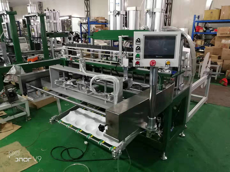 In November 2014, the full-automatic cup mask machine was sent to Russia.